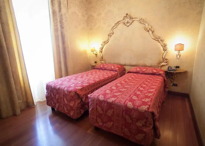 Hotel Des Epoques