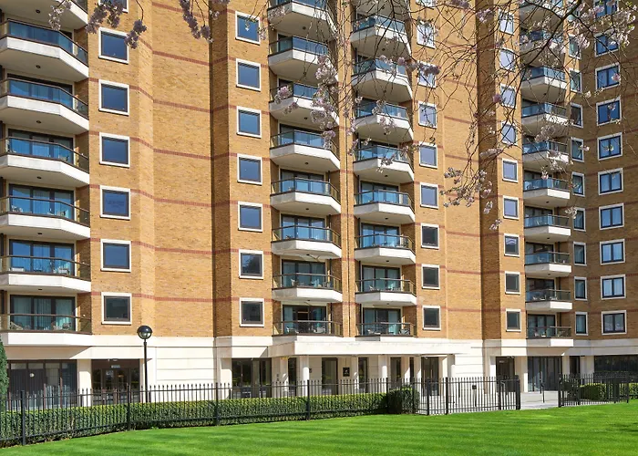 Cheval Gloucester Park At Kensington