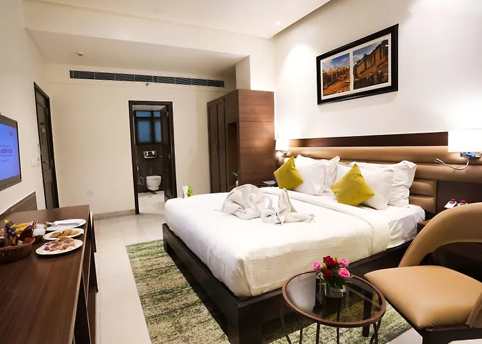 Leisure Inn Grand Chanakya