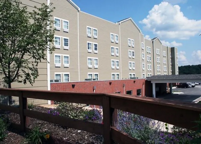 Big Splash Adventure Hotel And Indoor Water Park
