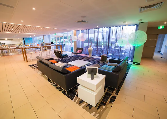 Quality Suites Pioneer Sands