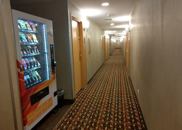 Days Inn By Wyndham Edmonton Downtown