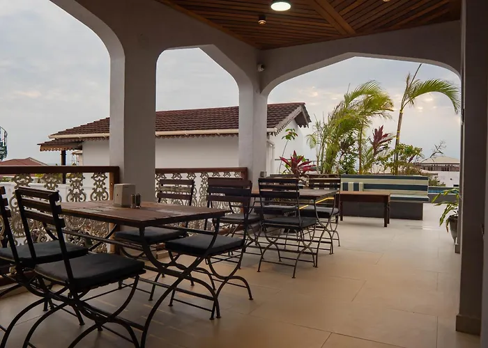 Dhow Palace Hotel