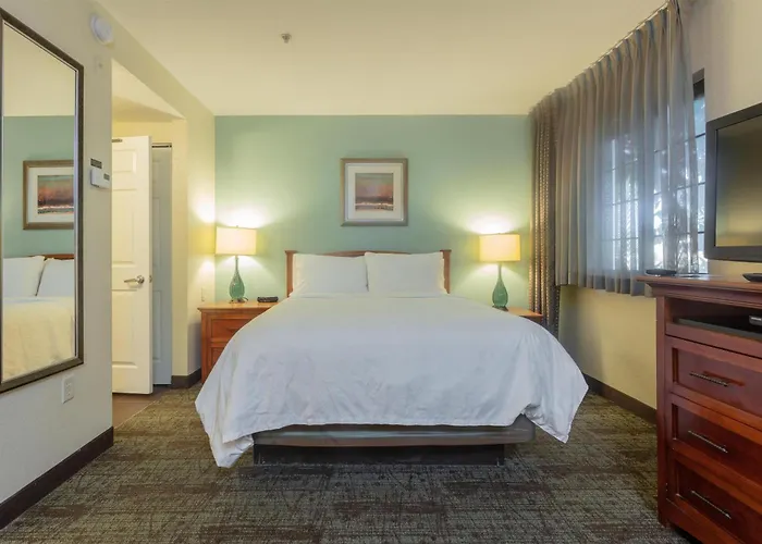 Hotels with pool Sonesta Es Suites Anaheim Area