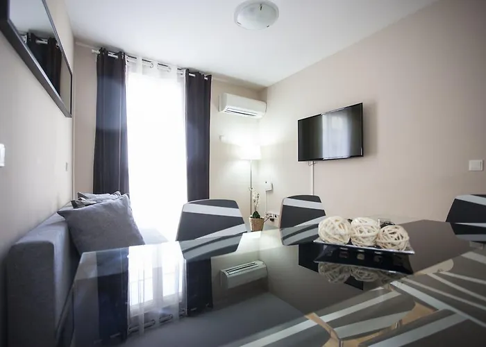 Fuencarral Apartments