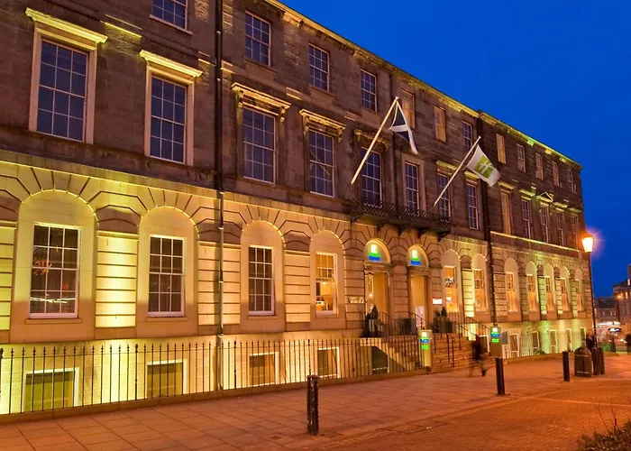 Hotels with tennis Holiday Inn Express Edinburgh City Centre By Ihg