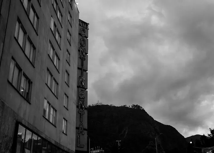 Sin servicio: Hotel Continental Bluedoors