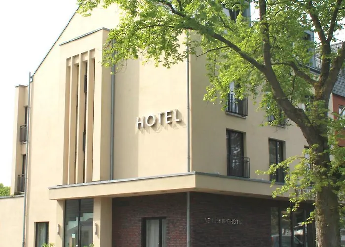 Luxury hotel only: Venusberghotel