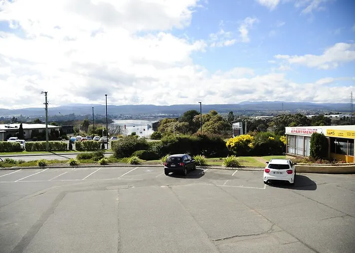 Tamar River Villas