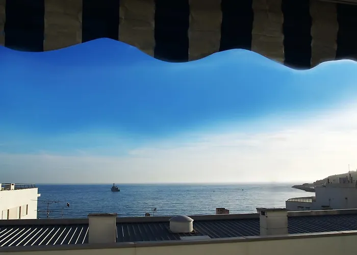 Beachside Sunny Balcony