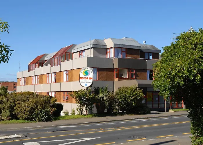 Hotels with tennis Harbour City Motor Inn