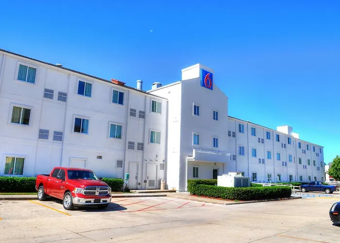 Hotels Close to Airport Motel 6-New Orleans, La