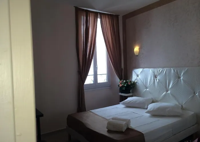 Hôtel accueillant les animaux: Arcotel Cannes 4 minutes du Palais des Festivals - NEW MANAGEMENT NEW TEAM - OLD REVIEVV
