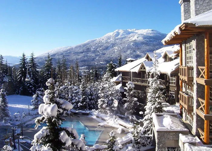 Hotel suites Blackcomb Springs Suites By Clique