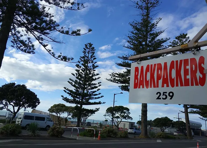 Beach Hotels Napier Art House Backpackers