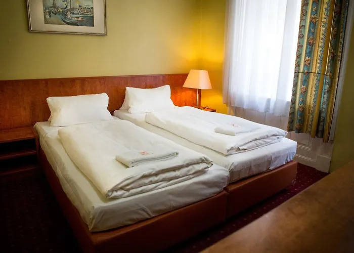 City Hotel - Heefa Ohg