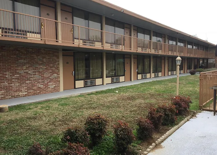 Columbus Inn & Suites
