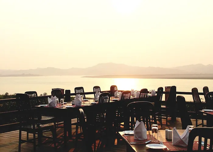 Kma Bagan Hotel River View