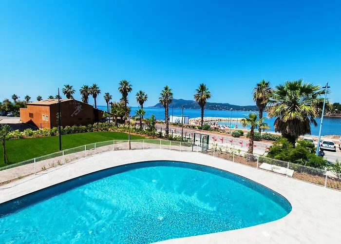 Hotel pres du College: Résidence Néméa Le Cap Azur