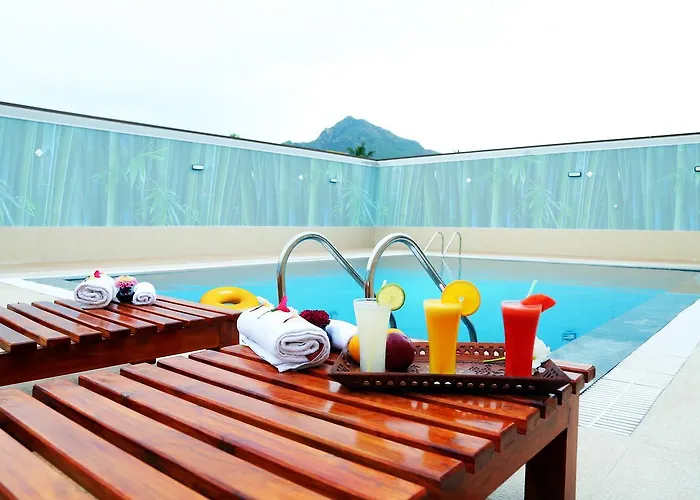 Hotels with tennis Athena