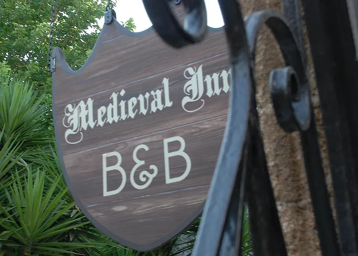 B&B: Medieval Inn