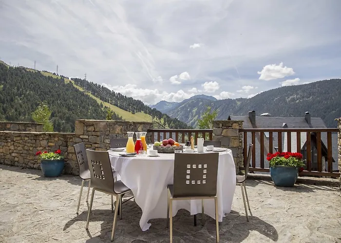 Eira Ski Lodge