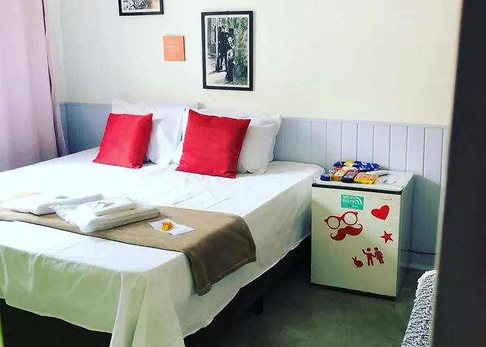  Lia Travel Inn
