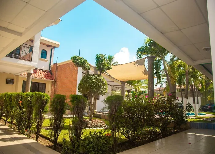 3 star hotels Santa Elena