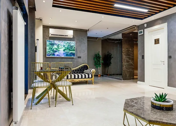 Norah Suites