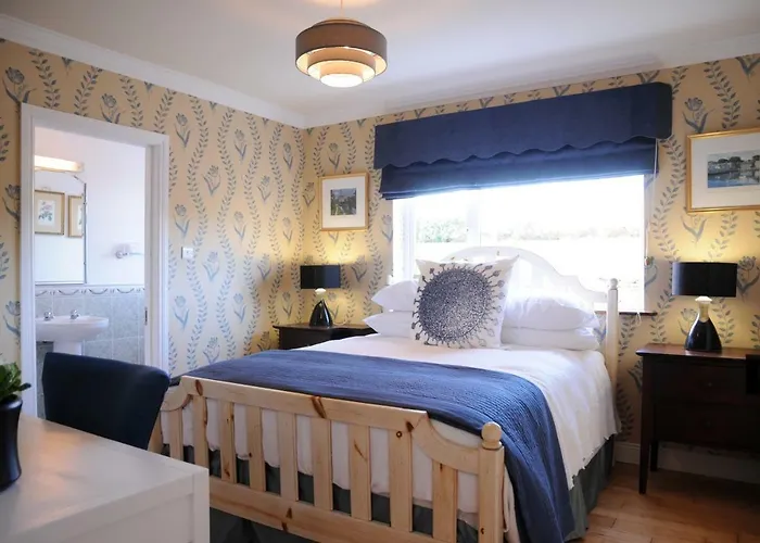 Cheap hotel: Short Strand Dingle