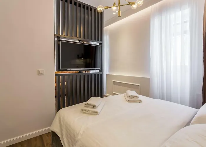 Nephelae Boutique Rooms