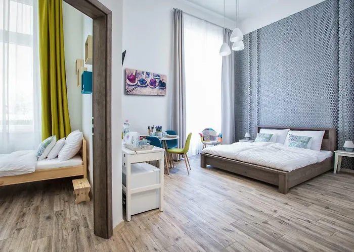 B&B: Budapest Passage 2