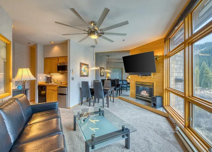 Vacation home: River Bank Lodge