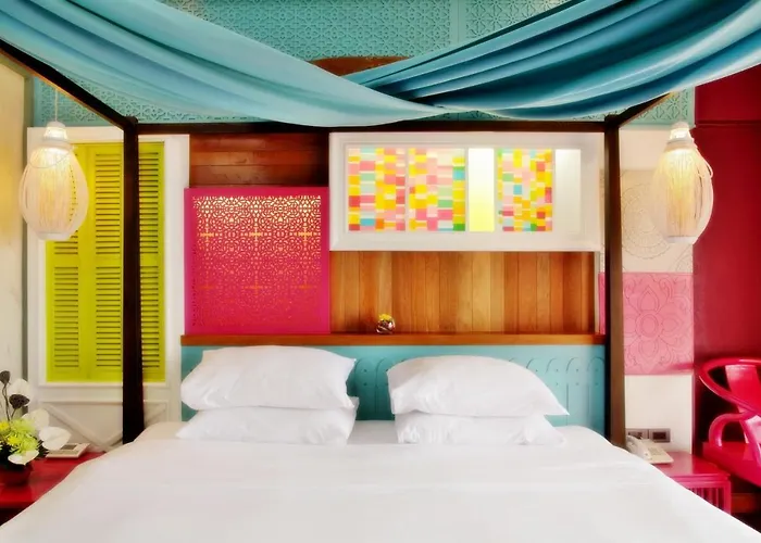 Hotel com vista: Patong Beach Hotel By See2Sea
