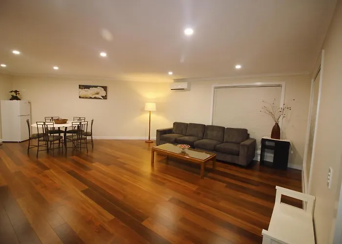 Guest house: Silver House - Melbourne Airport Accommodation - 7 Minutes From Melbourne Airport