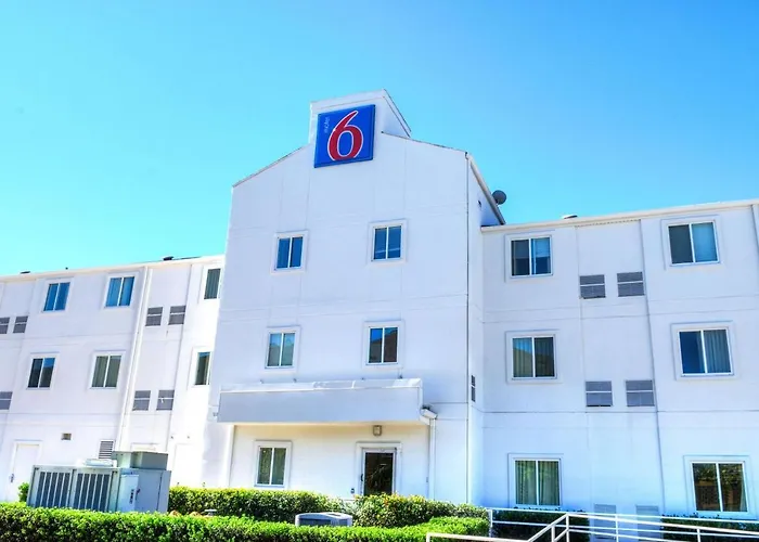 Hotels Close to Airport Motel 6-New Orleans, La