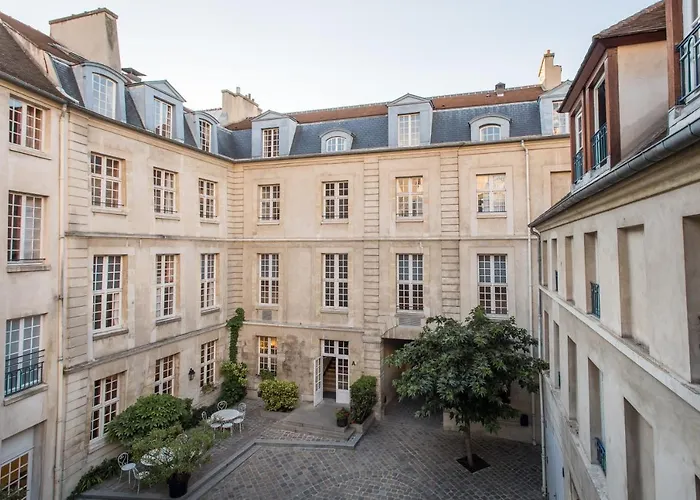 Hotel cerca del colegio: Mije Marais Hostel