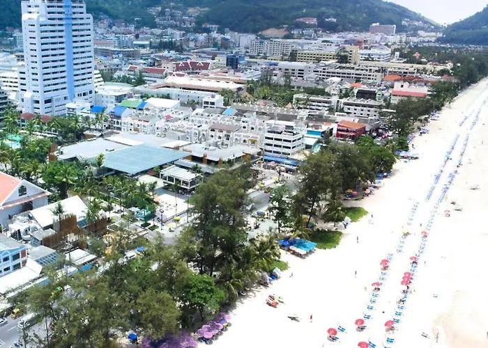 Hotel com vista: Patong Beach Hotel By See2Sea