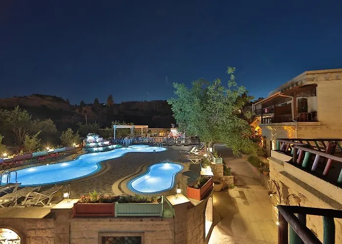 Holiday Cave Hotel