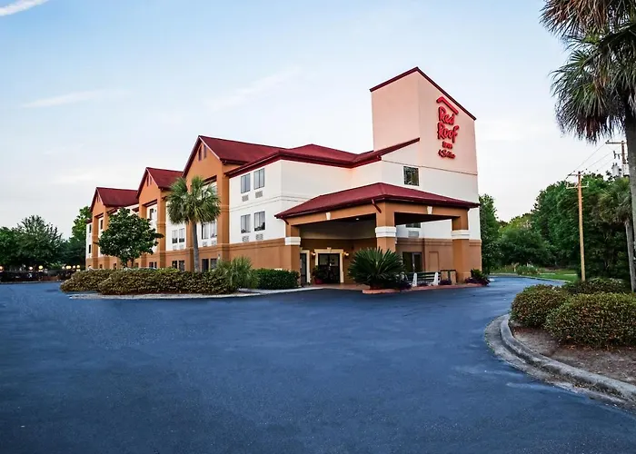 Red Roof Inn & Suites Savannah Gateway