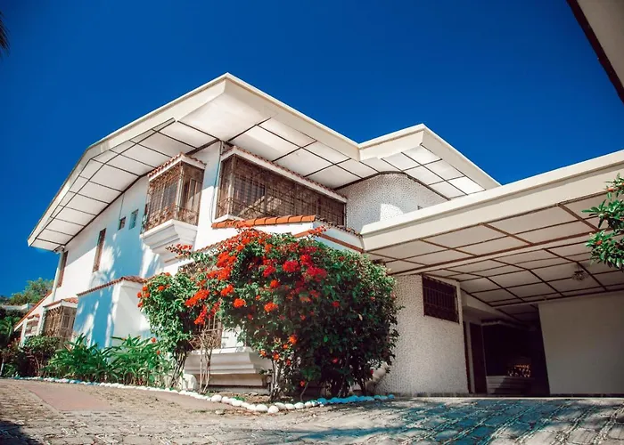 3 star hotels Santa Elena