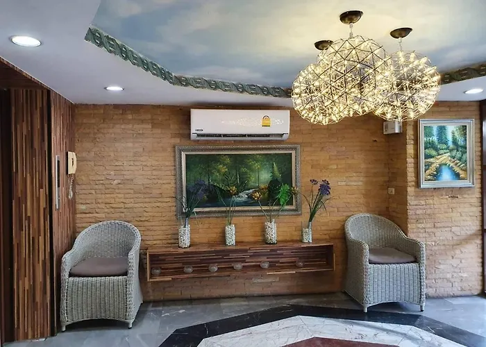 Montana Lodge-Sathorn